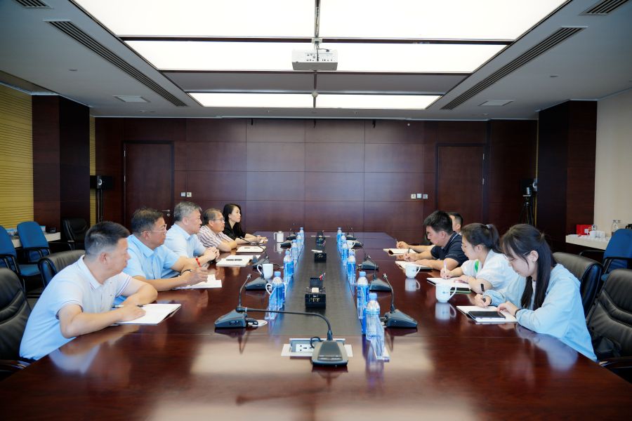 自治区民营经济发展服务局常务副局长刘兴波到博源化工公司调研